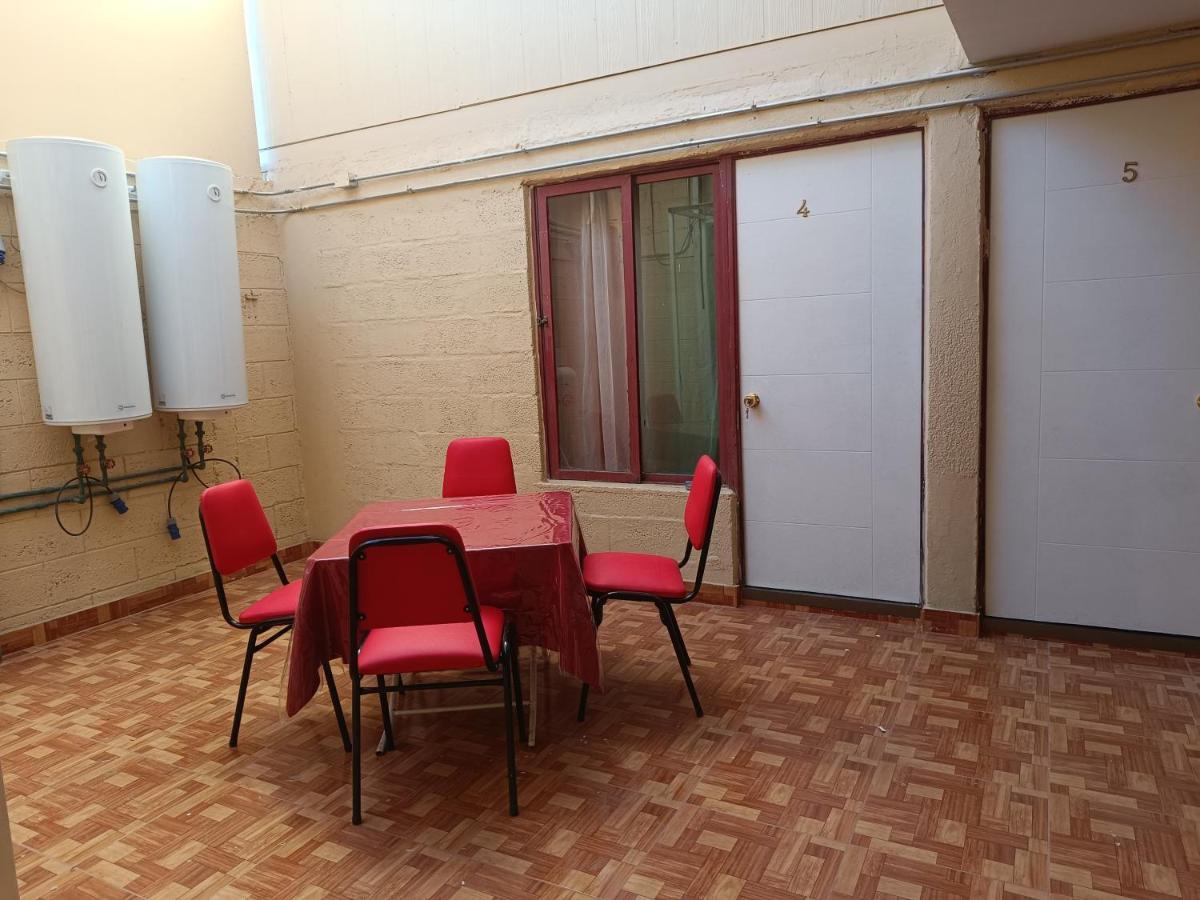 Hostal Ollague, Habitaciones Con Bano Privado Calama Exterior photo